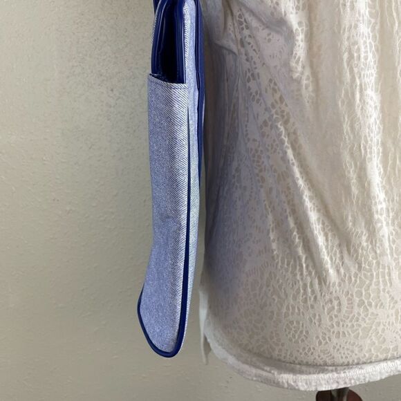 Clinique Gift Bag EUC - Picture 5 of 6